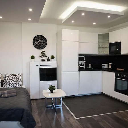 Central Chill Apartman Apartment Pecs